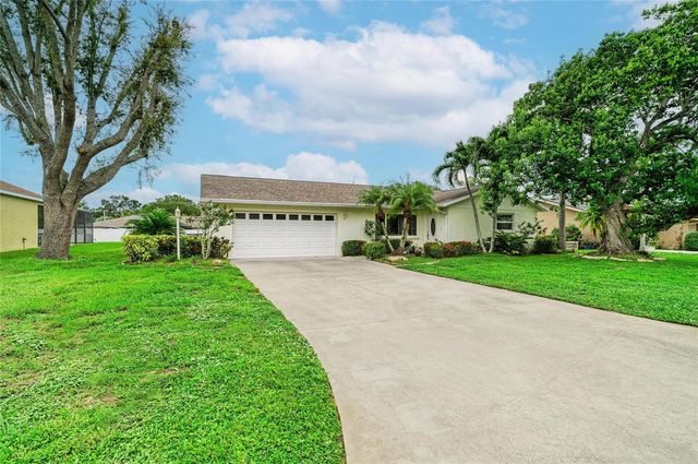 4723 PALM AIRE CIRCLE, Sarasota, FL 34243