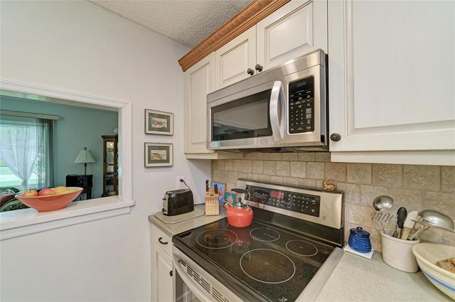 4723 PALM AIRE CIRCLE, Sarasota, FL 34243