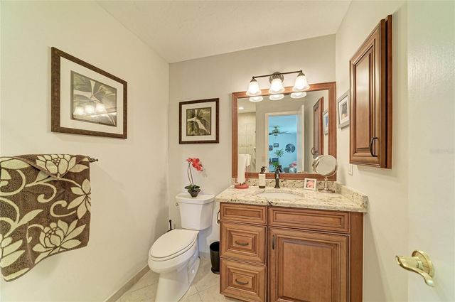 4723 PALM AIRE CIRCLE, Sarasota, FL 34243