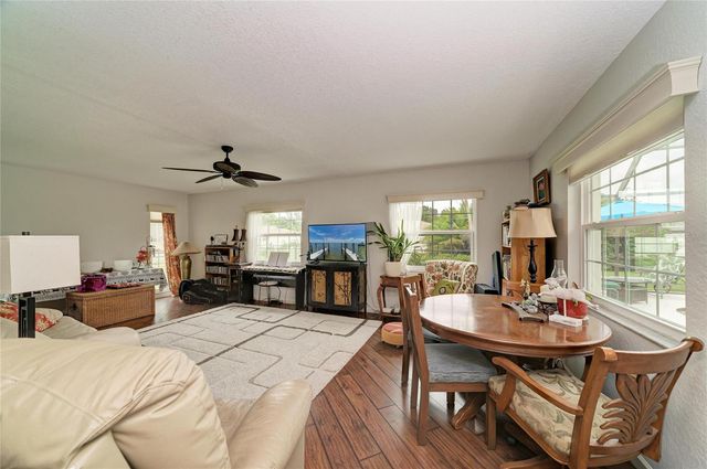 4723 PALM AIRE CIRCLE, Sarasota, FL 34243