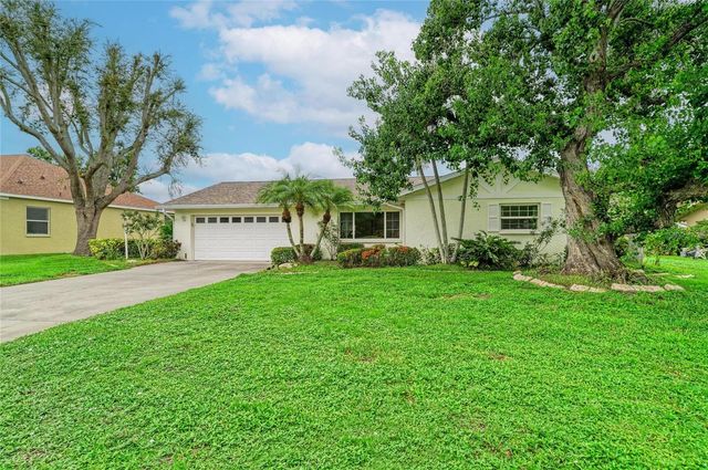 4723 PALM AIRE CIRCLE, Sarasota, FL 34243