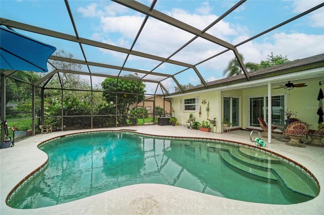 4723 PALM AIRE CIRCLE, Sarasota, FL 34243