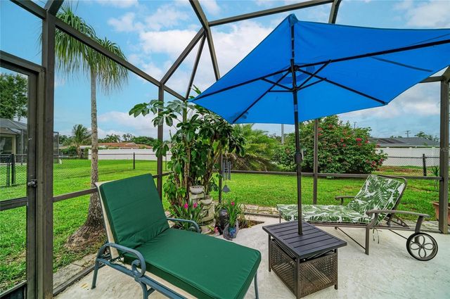 4723 PALM AIRE CIRCLE, Sarasota, FL 34243