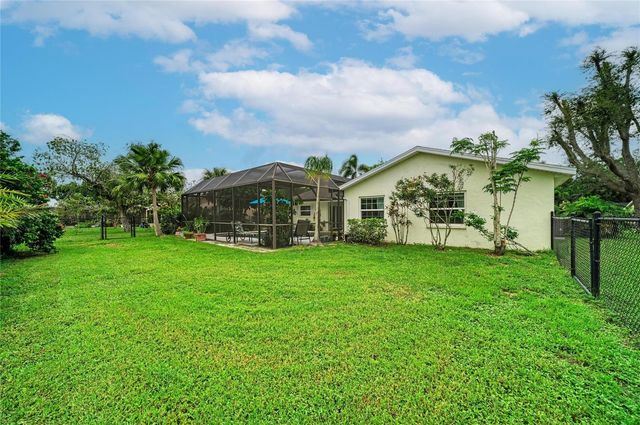 4723 PALM AIRE CIRCLE, Sarasota, FL 34243