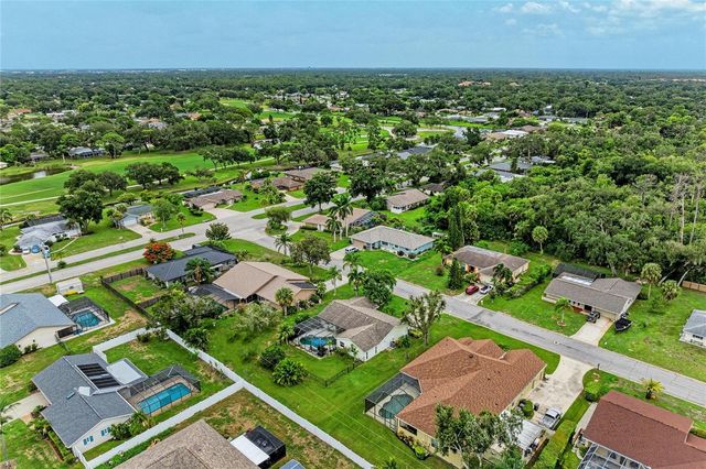 4723 PALM AIRE CIRCLE, Sarasota, FL 34243