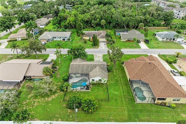 4723 PALM AIRE CIRCLE, Sarasota, FL 34243
