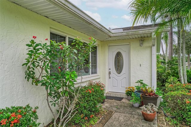 4723 PALM AIRE CIRCLE, Sarasota, FL 34243