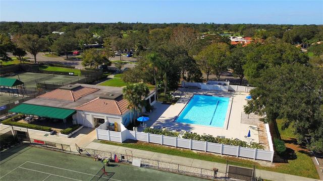 4723 PALM AIRE CIRCLE, Sarasota, FL 34243