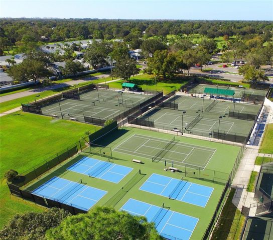 4723 PALM AIRE CIRCLE, Sarasota, FL 34243