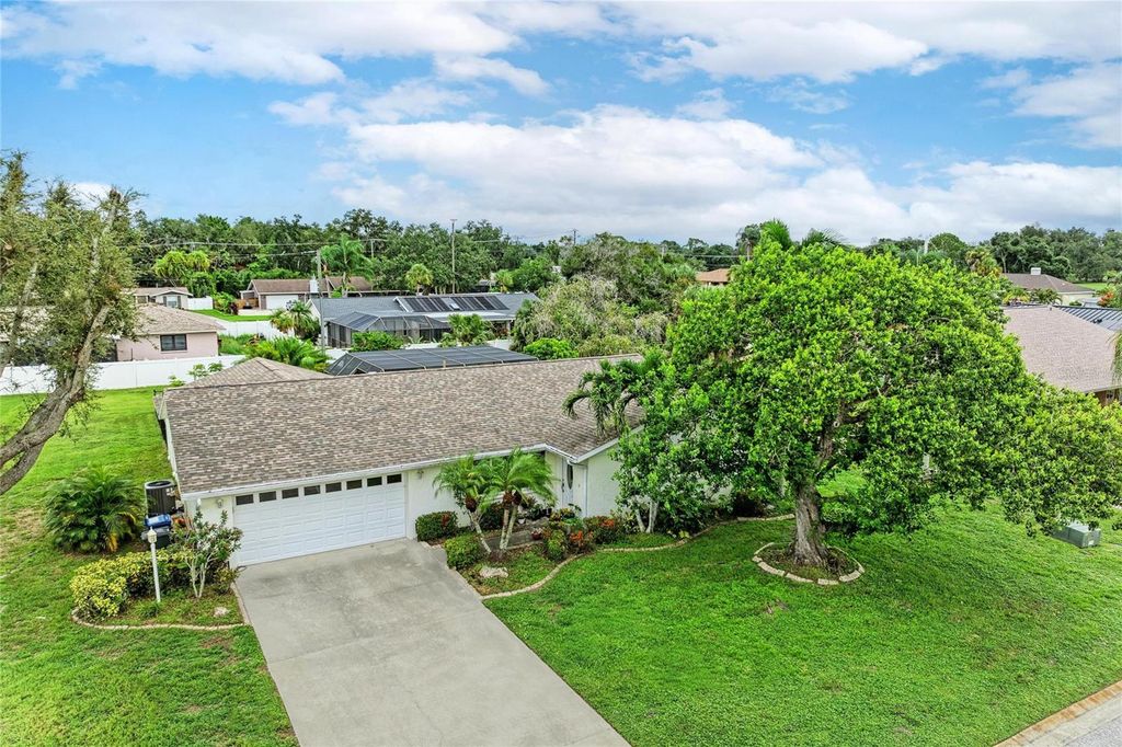 4723 PALM AIRE CIRCLE, Sarasota, FL 34243