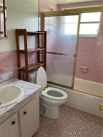 6211 SW 37th St 203, Davie, FL 33314