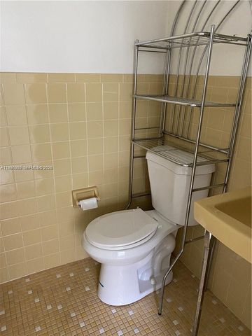 6211 SW 37th St 203, Davie, FL 33314