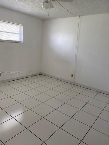 6211 SW 37th St 203, Davie, FL 33314