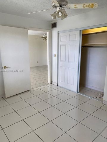 6211 SW 37th St 203, Davie, FL 33314