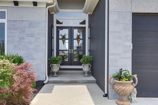 17137 Bradshaw Street, Overland Park, KS 66221
