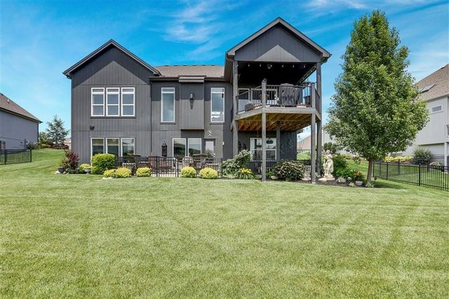17137 Bradshaw Street, Overland Park, KS 66221