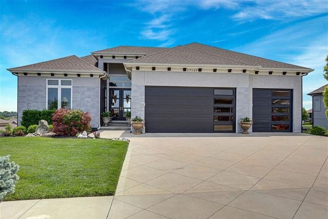 17137 Bradshaw Street, Overland Park, KS 66221