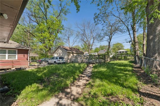 4046 E 68TH Terrace, Kansas City, MO 64132