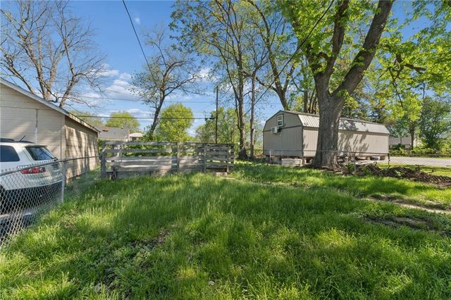 4046 E 68TH Terrace, Kansas City, MO 64132