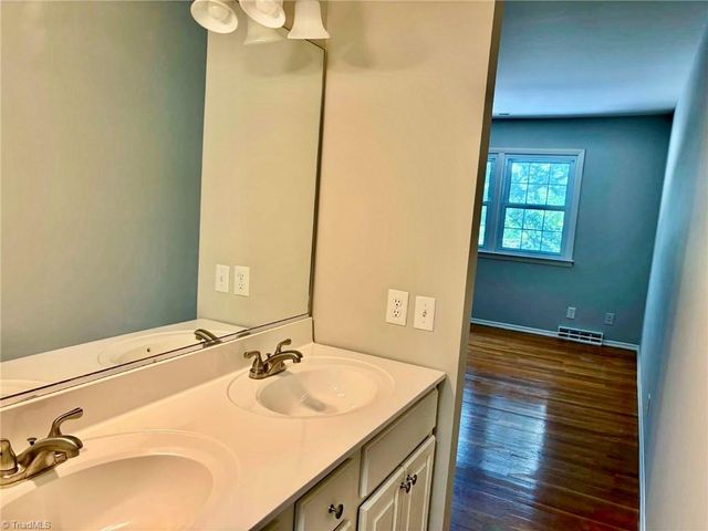 2902 Saint Marks Road F, Winston-salem, NC 27103