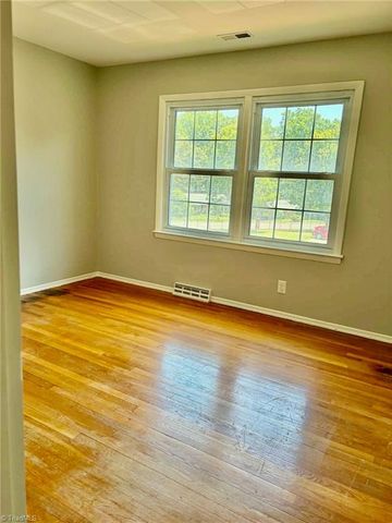 2902 Saint Marks Road F, Winston-salem, NC 27103