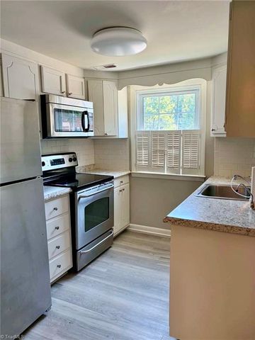 2902 Saint Marks Road F, Winston-salem, NC 27103