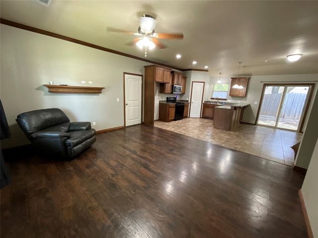 401 N 5th Street, Noble, OK 73068