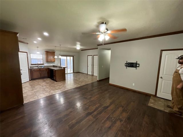 401 N 5th Street, Noble, OK 73068