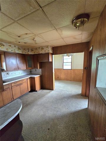 2327 E 25th Street, Granite City, IL 62040