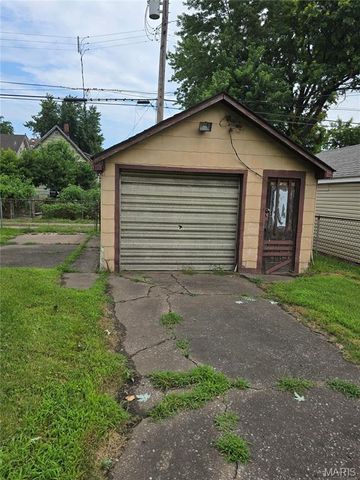 2327 E 25th Street, Granite City, IL 62040
