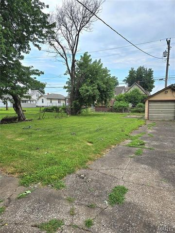 2327 E 25th Street, Granite City, IL 62040