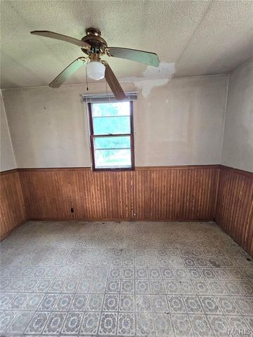 2327 E 25th Street, Granite City, IL 62040
