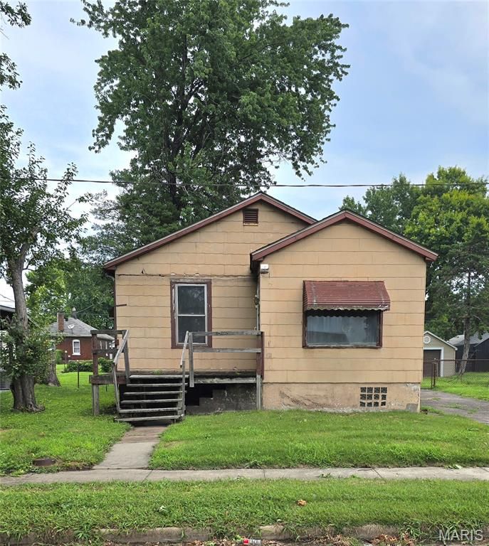 2327 E 25th Street, Granite City, IL 62040