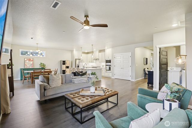 604 NW 25th way, Battle Ground, WA 98604