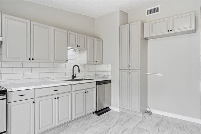 103 Magnolia Pl, Portland, TX 78374