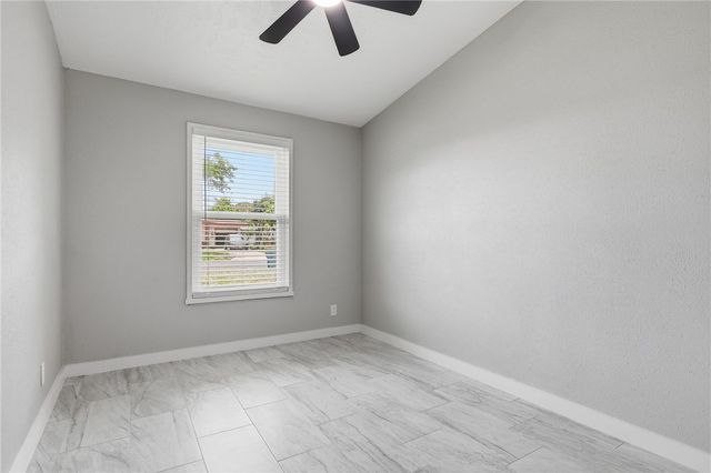 103 Magnolia Pl, Portland, TX 78374