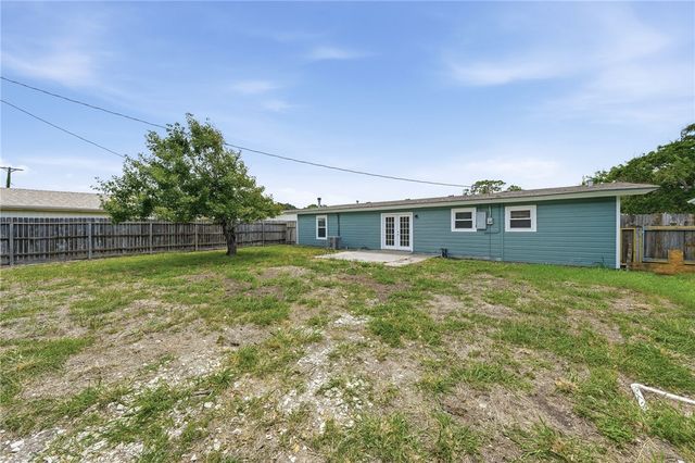 103 Magnolia Pl, Portland, TX 78374