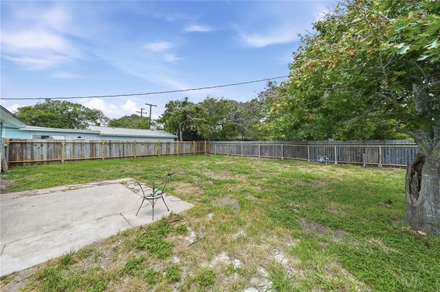 103 Magnolia Pl, Portland, TX 78374