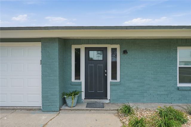 103 Magnolia Pl, Portland, TX 78374