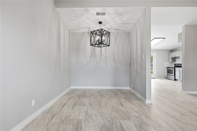 103 Magnolia Pl, Portland, TX 78374