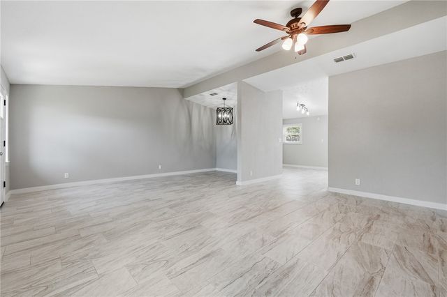103 Magnolia Pl, Portland, TX 78374