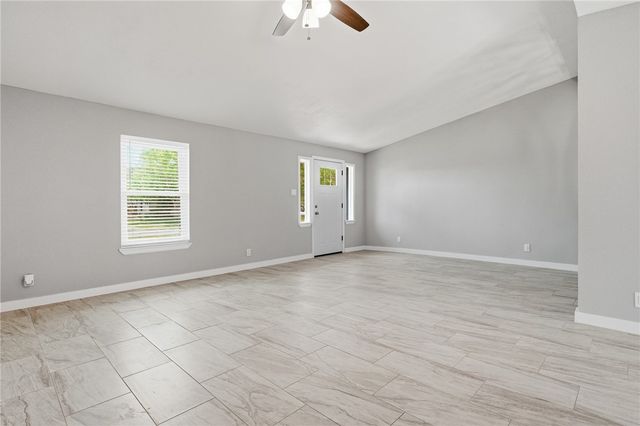 103 Magnolia Pl, Portland, TX 78374