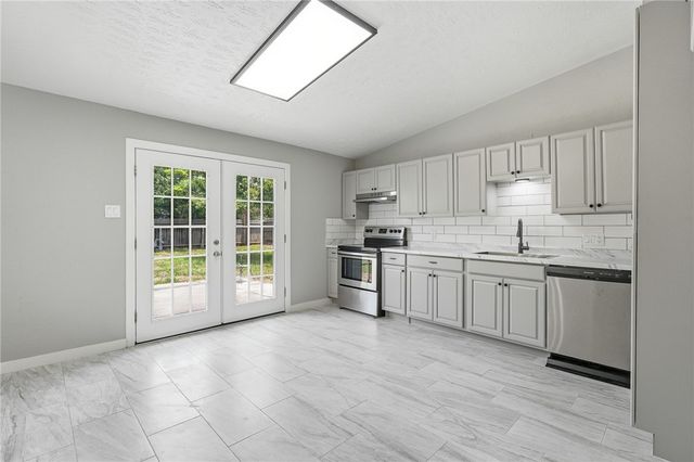 103 Magnolia Pl, Portland, TX 78374