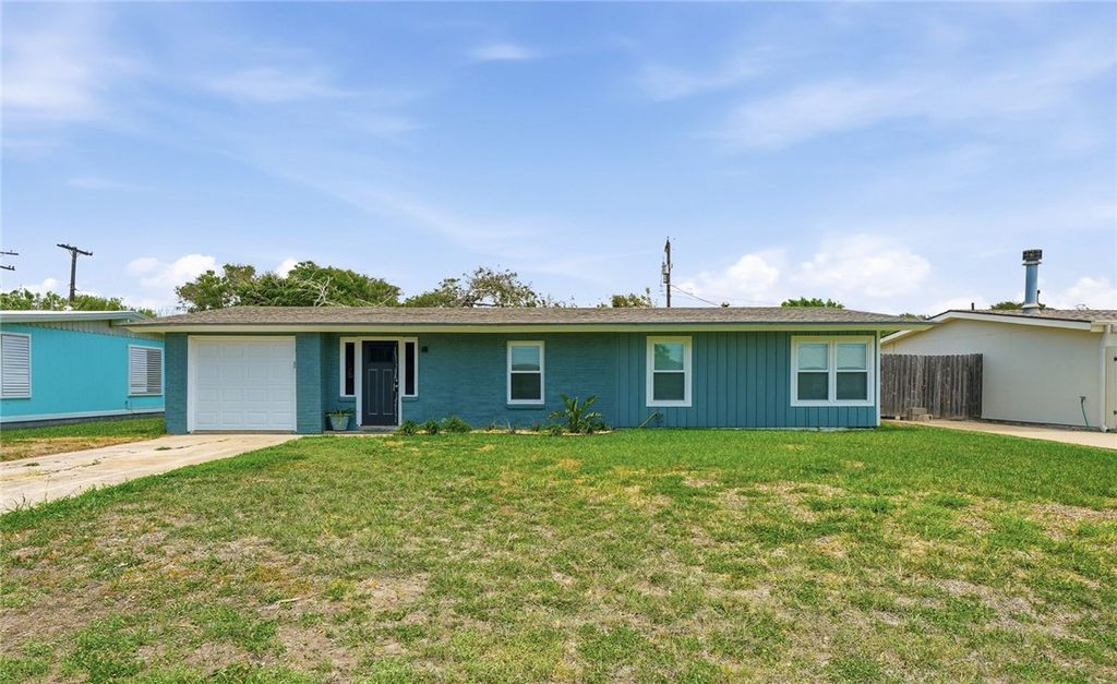 103 Magnolia Pl, Portland, TX 78374