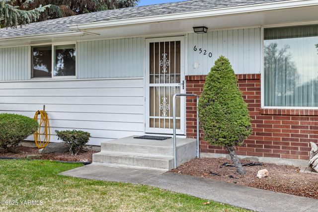 6520 Barge St, Yakima, WA 98908