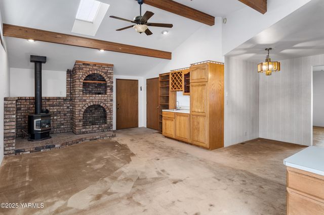 6520 Barge St, Yakima, WA 98908