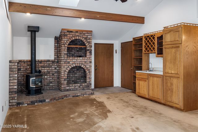 6520 Barge St, Yakima, WA 98908