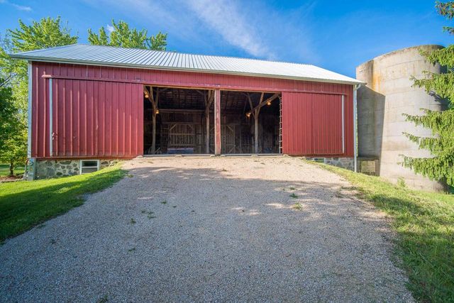 N4898 Arrowhead TRAIL, Juneau, WI 53039