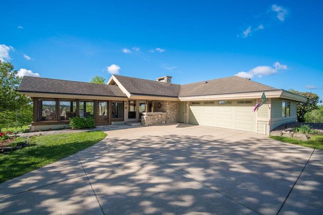 N4898 Arrowhead TRAIL, Juneau, WI 53039