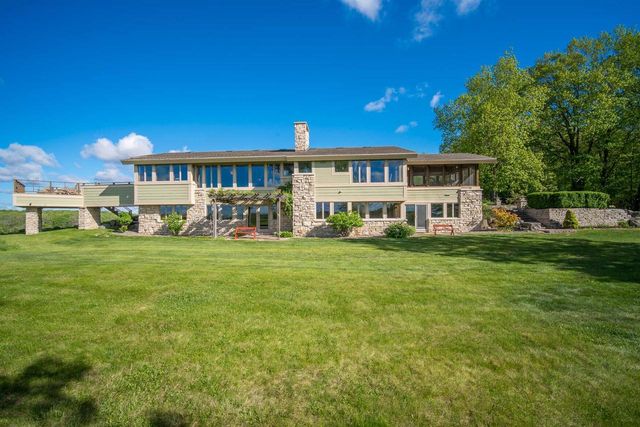 N4898 Arrowhead TRAIL, Juneau, WI 53039
